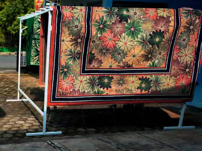 pengerjaan cuci karpet | jasa laundry terbaik & lengkap di Purwokerto & Bandung mencakup jasa laundry kiloan, laundry satuan, laundry karpet laundry antar jemput, laundry springbed, laundry sofa, laundry jas, laundry bedcover, laundry boneka, laundry tas, laundry sepatu, dengan kualitas laundry premium dan laundry hotel, bersih, cepat, laundry express, laundry murah, di purwokerto & bandung